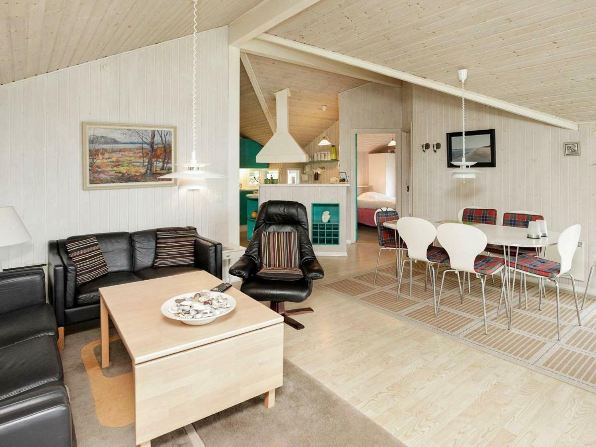 6 Person Holiday Home In Otterup Eksteriør billede