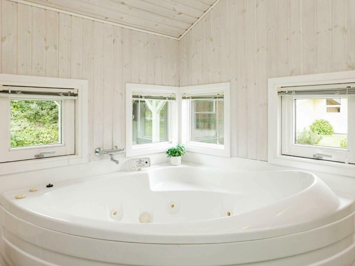 6 Person Holiday Home In Otterup Eksteriør billede